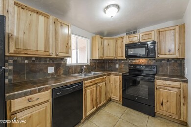 005-photo-kitchen-8765557