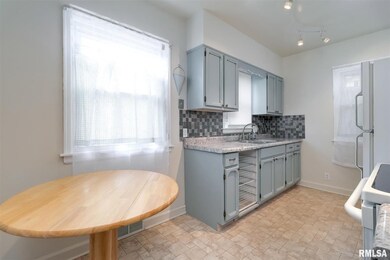 3408 N Marquette St, Davenport, IA 52806 - photo 7