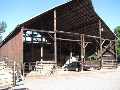 8554 Old Stage Rd, Central Point, OR 97502 - photo 5