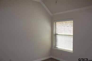 1673 Skidmore Ln, Tyler, TX 75703 - photo 6