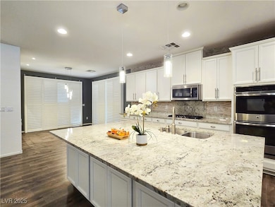 6233 Canterbury Field Rd, Las Vegas, NV 89113 - photo 7