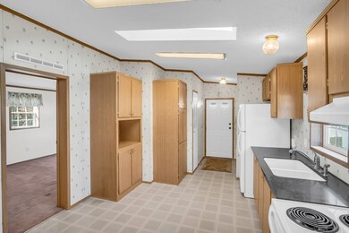 556 Central St unit 132, Leominster, MA 01453 - photo 7