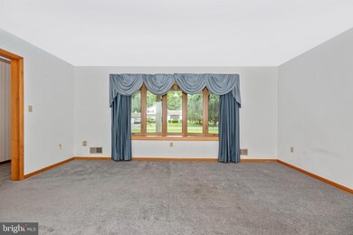 7914 Runnymeade Dr, Frederick, MD 21702 - photo 6