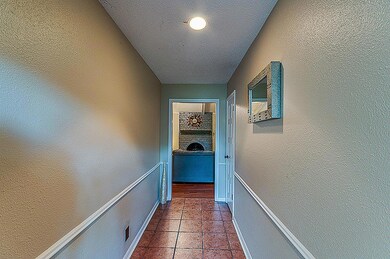 1600 Kings Park Dr, Alvin, TX 77511 - photo 7