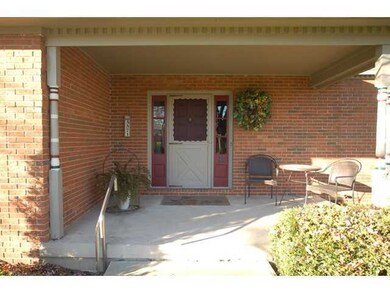 5571 Linworth Rd, Columbus, OH 43235 - photo 3