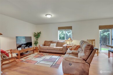 15632 Lindsay Rd SE, Yelm, WA 98597 - photo 3