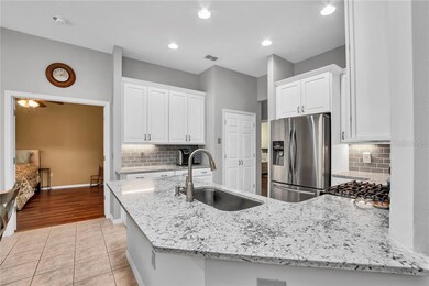 GORGEOUS KITCHEN, REMODELED A YEAR AGO. NEW 42
