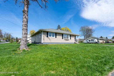 28 Maine Ave, Rensselaer, NY 12144 - photo 3