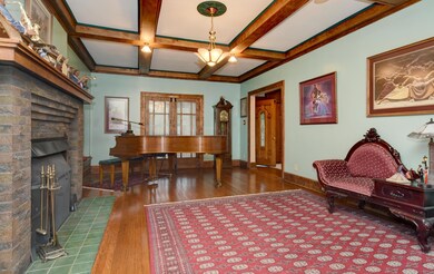 Living Room (2)