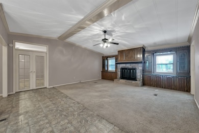 Spacious living room