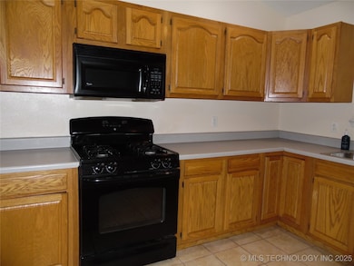 3117 Cardinal Dr, Ardmore, OK 73401 - photo 3