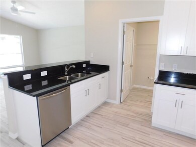 5139 Englewood Ln, Zephyrhills, FL 33541 - photo 7