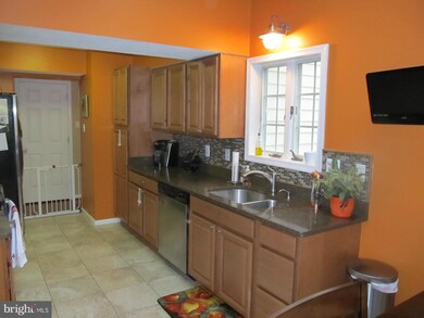 1619 Brimfield Cir, Sykesville, MD 21784 - photo 4