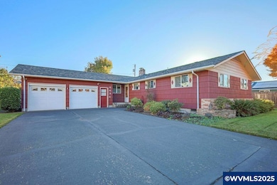 4494 Cascade Dr, Eugene, OR 97402 - photo 3