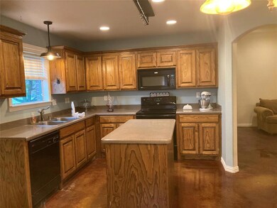 126 Colonial Creek Ln, Weatherford, TX 76088 - photo 3