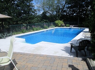 23 Camelot Cir, Dudley, MA 01571 - photo 5