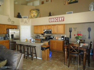 Kitchen & Eating Area
