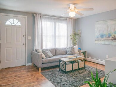 LIVINGROOM VIEW 2