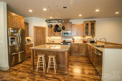 874 SW Crestline Dr, Bend, OR 97702 - photo 5