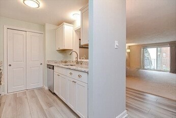 65 Greentree Ln unit 23, South Weymouth, MA 02190 - photo 4