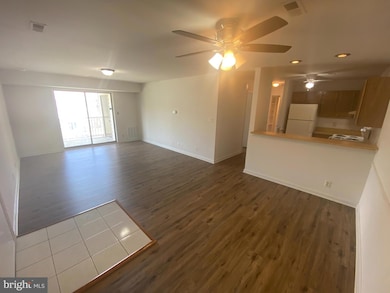 100 Chesterfield Ln unit 302, Stafford, VA 22556 - photo 3