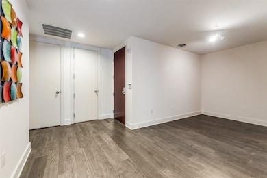 1505 Elm St unit 204, Dallas, TX 75201 - photo 7