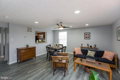 9568 Donnan Castle Ct, Laurel, MD 20723 - photo 7