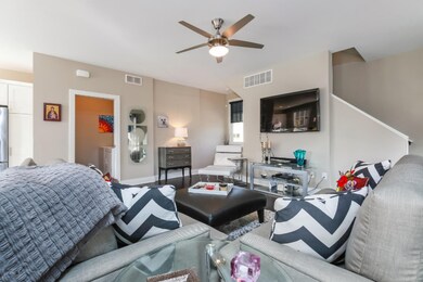007-Living_Room-5018359-medium