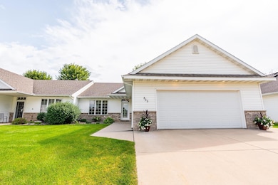 805 22nd St SE, Owatonna, MN 55060 - photo 2