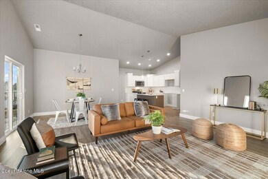 11-8302 N Oak Court-011