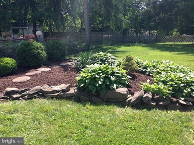 321 Roberts Ave, Conshohocken, PA 19428 - photo 2