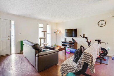 Entryway/ Living Room