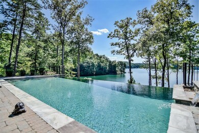 Pool & Lake View (40'x17'10