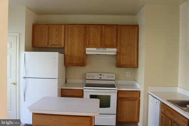 12932 Boggy Trail Way unit 64, Germantown, MD 20876 - photo 2