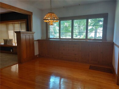 3212 47th St, Des Moines, IA 50310 - photo 4