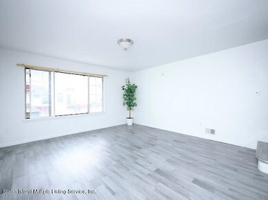 16 Temple Ct, Staten Island, NY 10314 - photo 3