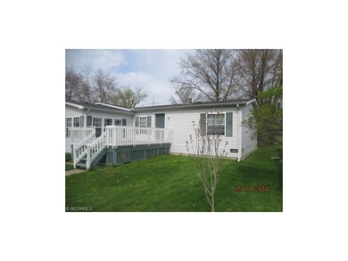 633 Grantwood Ave, Sheffield Lake, OH 44054 - photo 3