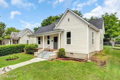 03-207 E Caldwell Ave-3