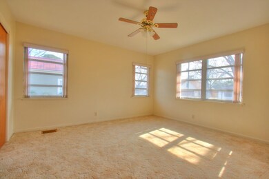 210 W Morse St, Fredericksburg, TX 78624 - photo 7