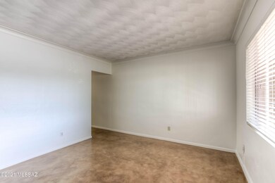 7 Living Room photo b
