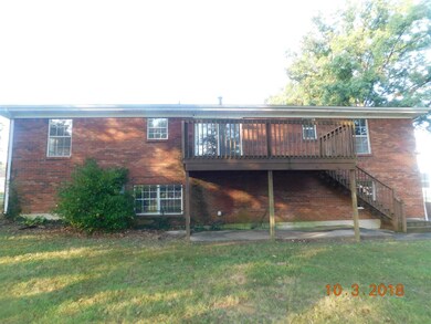 800 Castlewood Dr, New Albany, IN 47150 - photo 5