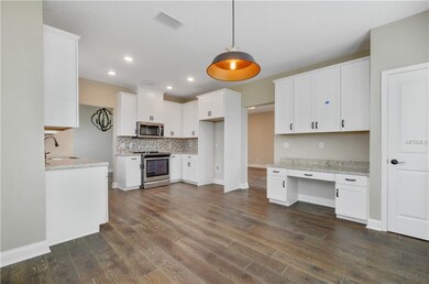 Desk & Casual Dining