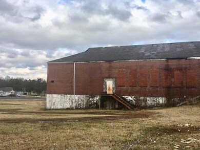 1220 W Jackson St, Shelbyville, TN 37160 - photo 3