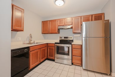 4 Fairfax Ave unit 324, Derry, NH 03038 - photo 3