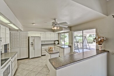 LARGE KITCHEN WITH EAT-IN AREA