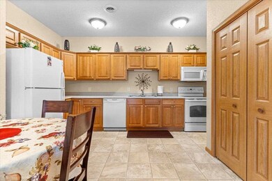 2627 Orchard Dr unit 7, Cedar Falls, IA 50613 - photo 7