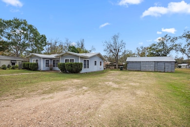 209 3rd Ave, Columbus, TX 78934 - photo 3