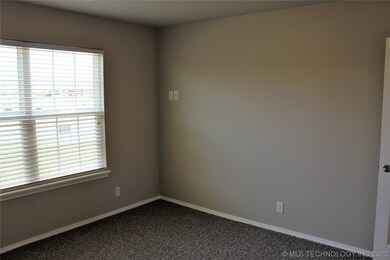 14704 S Hickory Cir, Glenpool, OK 74033 - photo 6