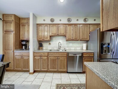 12820 Kitchen House Way, Germantown, MD 20874 - photo 5