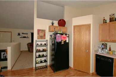 2628 Shadow Creek Ln, Des Moines, IA 50320 - photo 3